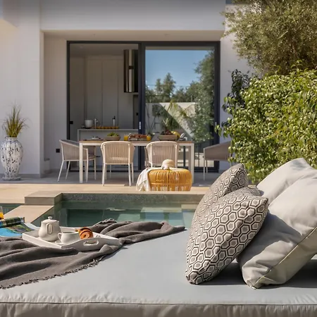 The White Luxury - Private Seaview With Pool By Mana Gers 빌라